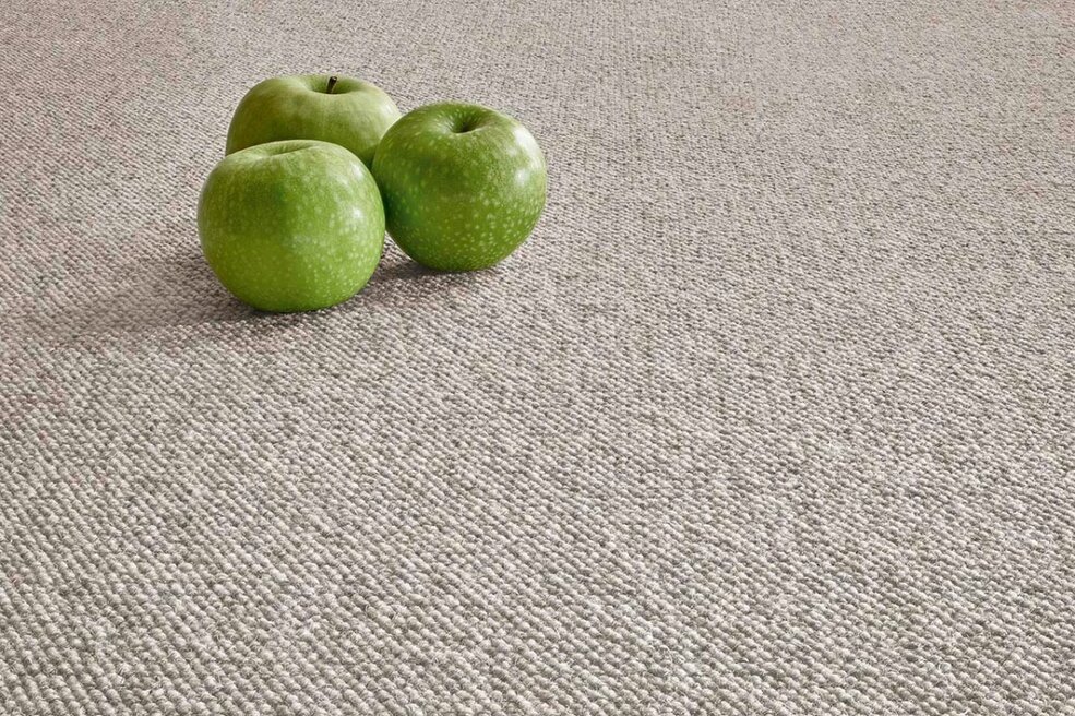 JOKA Teppichboden Wool Denia in Nahaufnahme mit natürlicher Wollstruktur und ruhiger Farbwirkung.