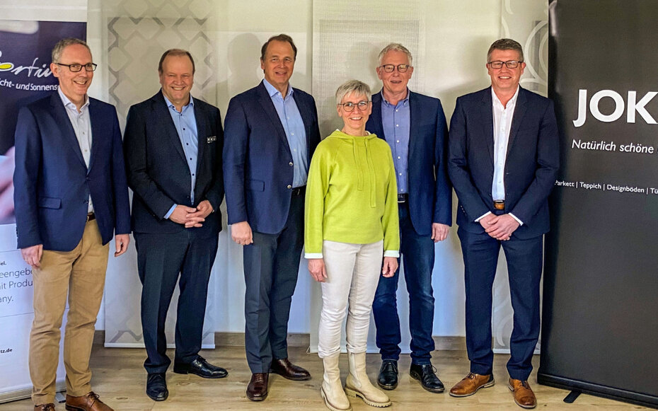 Gruppenbild der Übernahme von der Firma Cortina durch die W. & L. Jordan GmbH.